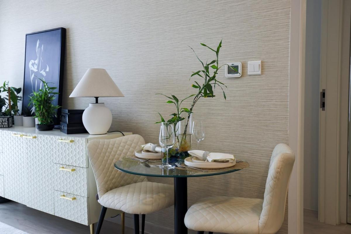 Botanical Bliss 1br
