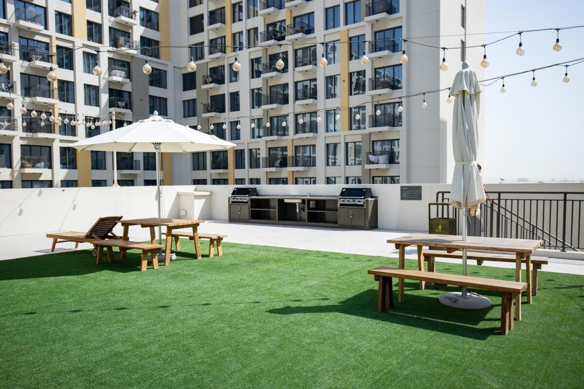 Botanical Bliss 1br * Dubai
