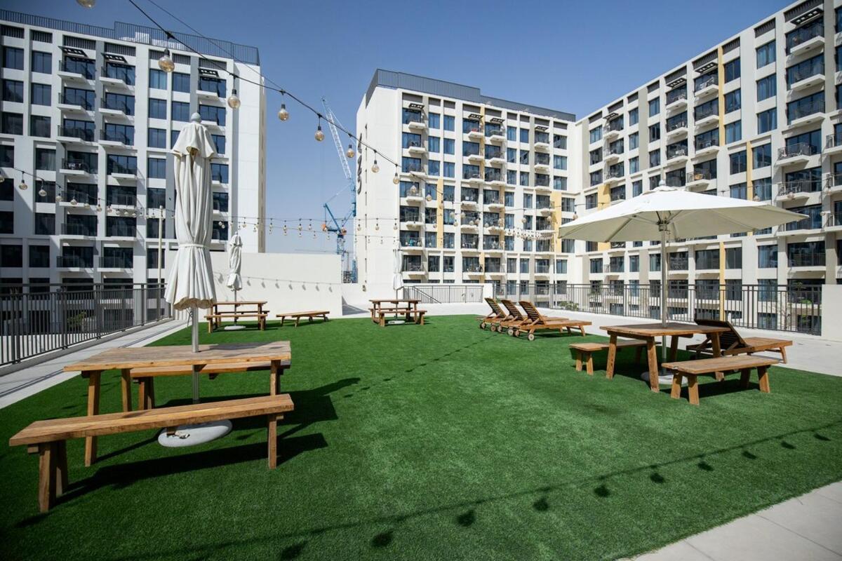 Botanical Bliss 1br * Dubai